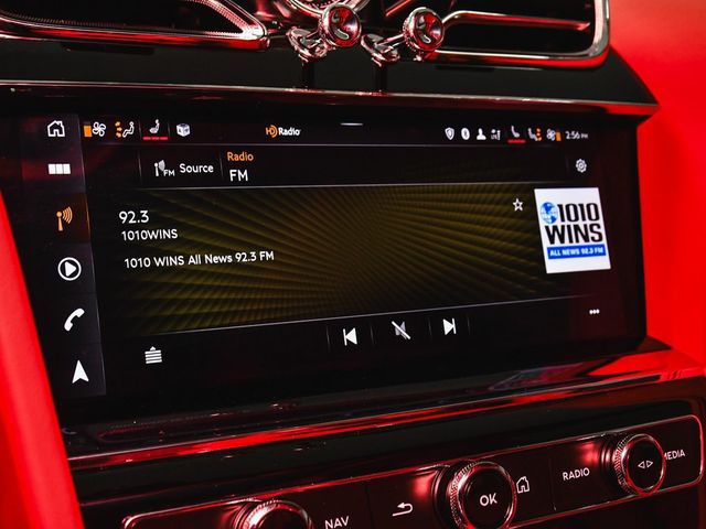 2023 Bentley Bentayga V8 - 23098379 - 46