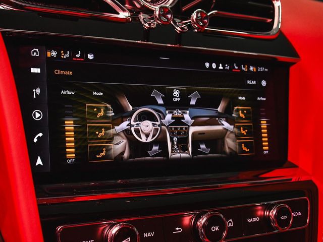 2023 Bentley Bentayga V8 - 23098379 - 50