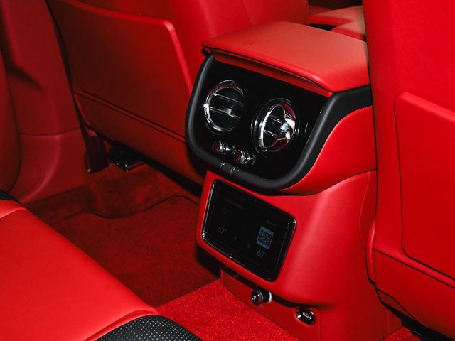 2023 Bentley Bentayga V8 - 23098379 - 77