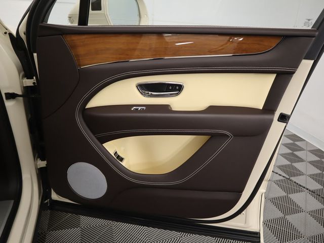 2023 Bentley Bentayga V8 AWD - 22972993 - 25