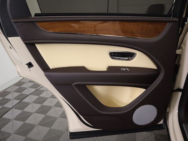 2023 Bentley Bentayga V8 AWD - 22972993 - 26