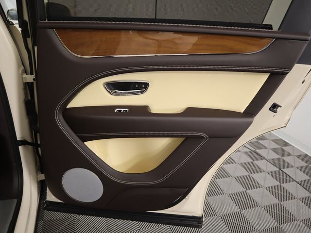 2023 Bentley Bentayga V8 AWD - 22972993 - 27