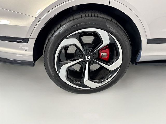 2023 Bentley Bentayga V8 AWD - 23037215 - 31