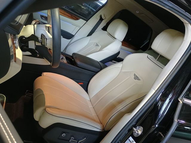 2023 Bentley Bentayga V8 AWD 1 Owner - 23008726 - 13