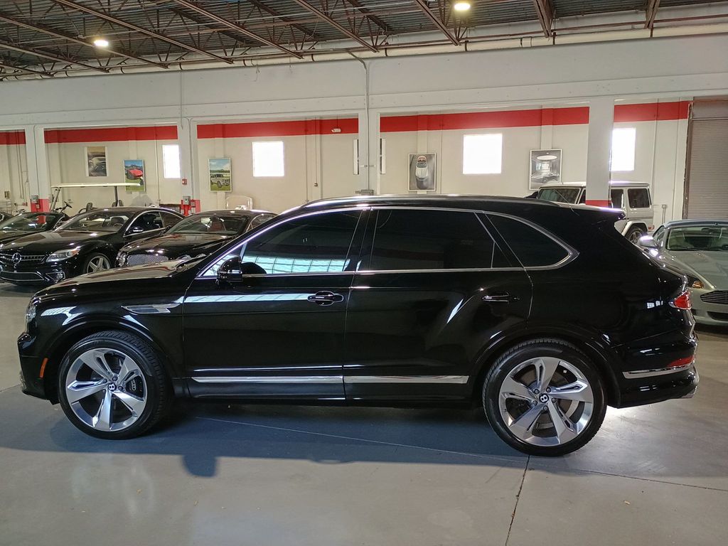 2023 Bentley Bentayga V8 AWD 1 Owner - 23008726 - 1