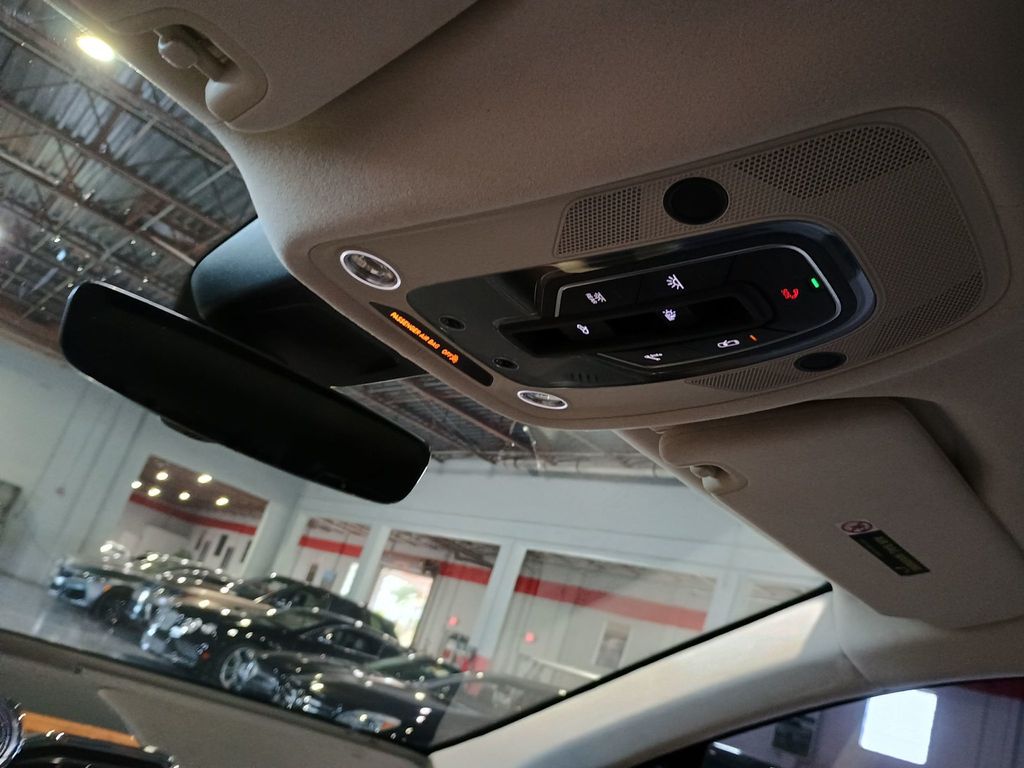 2023 Bentley Bentayga V8 AWD 1 Owner - 23008726 - 22