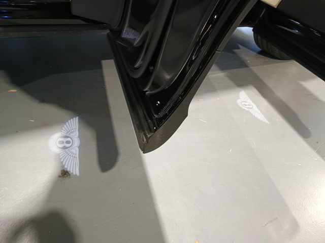 2023 Bentley Bentayga V8 AWD 1 Owner - 23008726 - 33