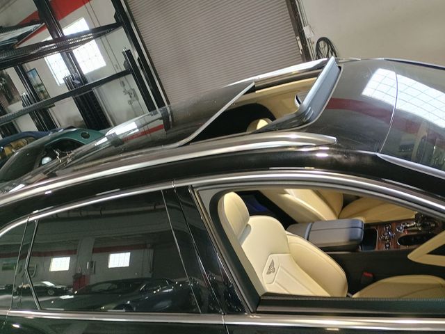 2023 Bentley Bentayga V8 AWD 1 Owner - 23008726 - 40