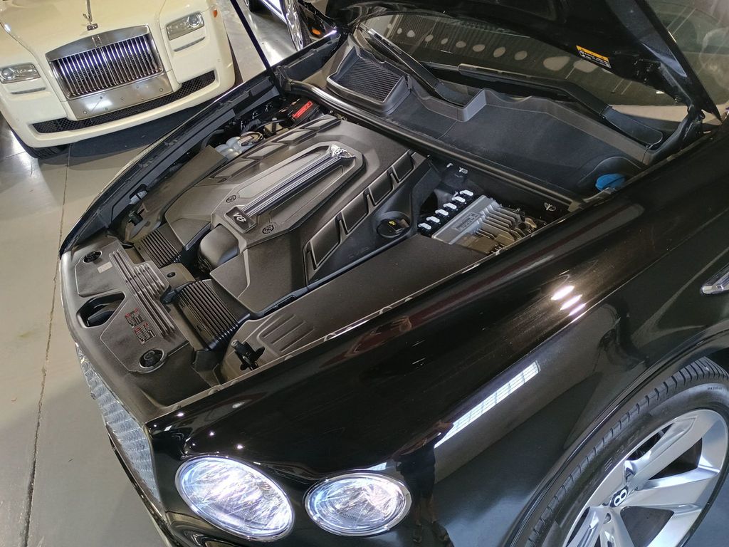 2023 Bentley Bentayga V8 AWD 1 Owner - 23008726 - 44