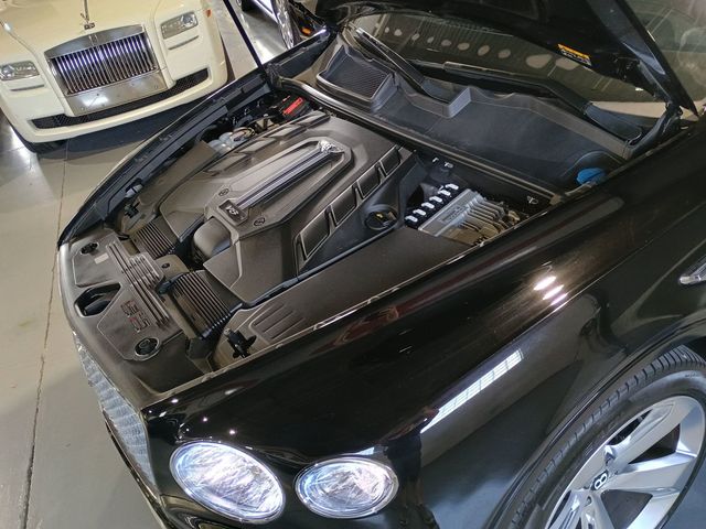 2023 Bentley Bentayga V8 AWD 1 Owner - 23008726 - 44