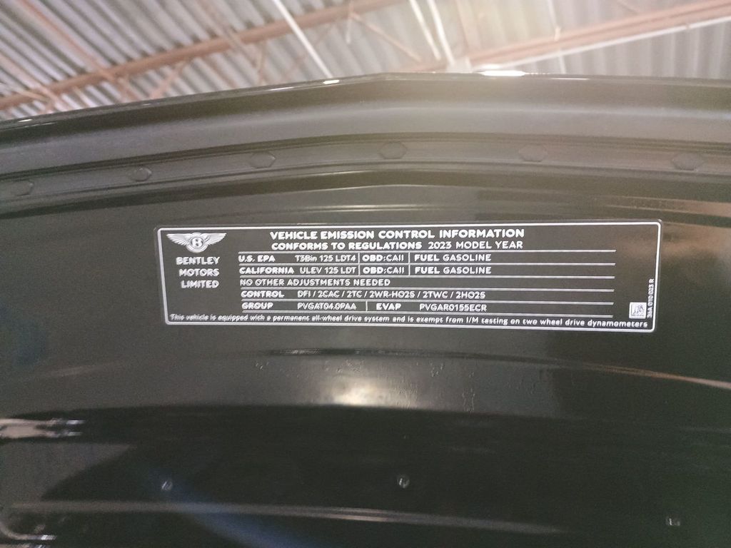 2023 Bentley Bentayga V8 AWD 1 Owner - 23008726 - 45