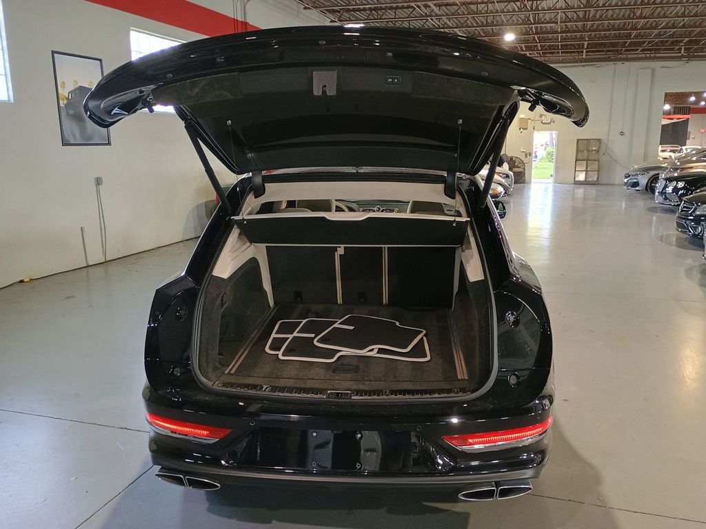 2023 Bentley Bentayga V8 AWD 1 Owner - 23008726 - 46