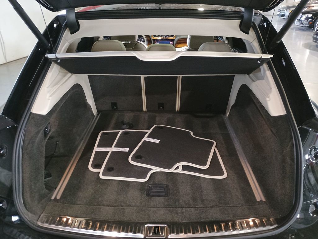 2023 Bentley Bentayga V8 AWD 1 Owner - 23008726 - 47