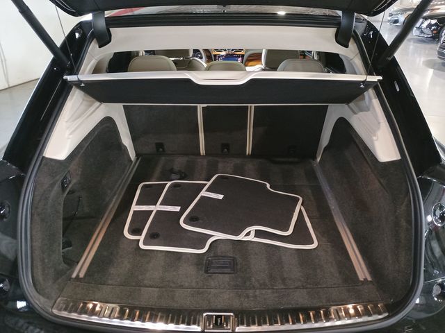 2023 Bentley Bentayga V8 AWD 1 Owner - 23008726 - 47