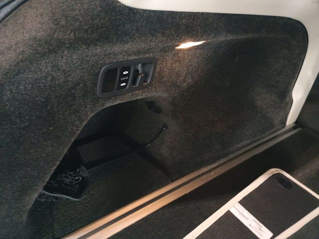 2023 Bentley Bentayga V8 AWD 1 Owner - 23008726 - 48