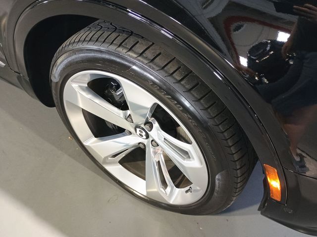 2023 Bentley Bentayga V8 AWD 1 Owner - 23008726 - 53