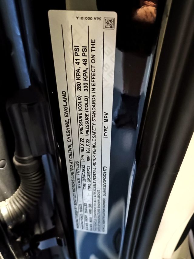 2023 Bentley Bentayga V8 AWD 1 Owner - 23008726 - 54