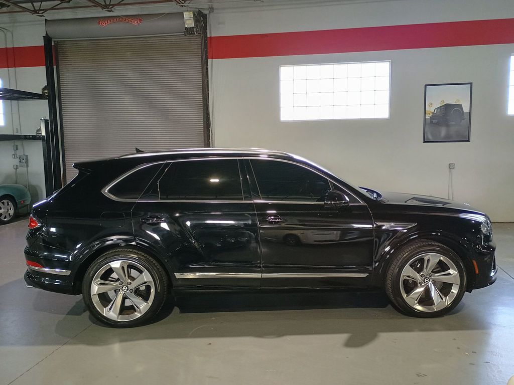 2023 Bentley Bentayga V8 AWD 1 Owner - 23008726 - 5