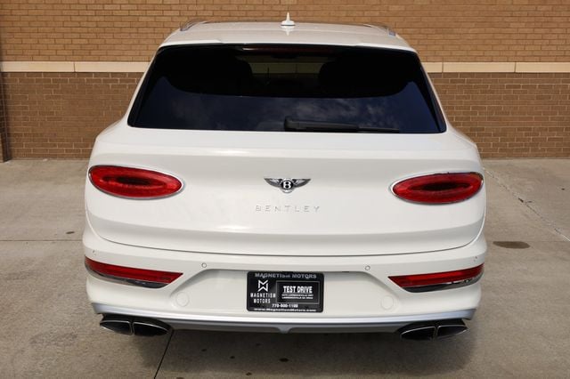 2023 Bentley Bentayga EWB AWD - 22898874 - 11