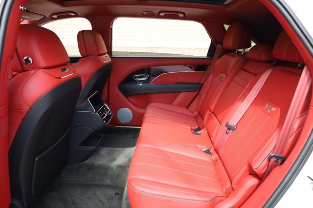 2023 Bentley Bentayga EWB AWD - 22898874 - 24