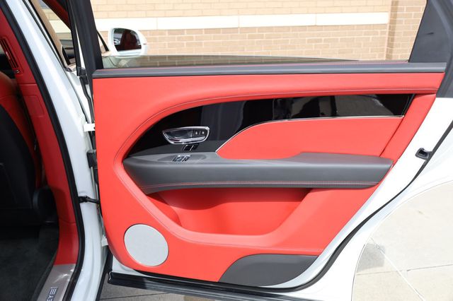 2023 Bentley Bentayga EWB AWD - 22898874 - 26