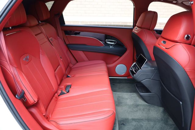 2023 Bentley Bentayga EWB AWD - 22898874 - 27