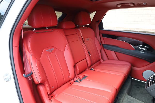 2023 Bentley Bentayga EWB AWD - 22898874 - 29