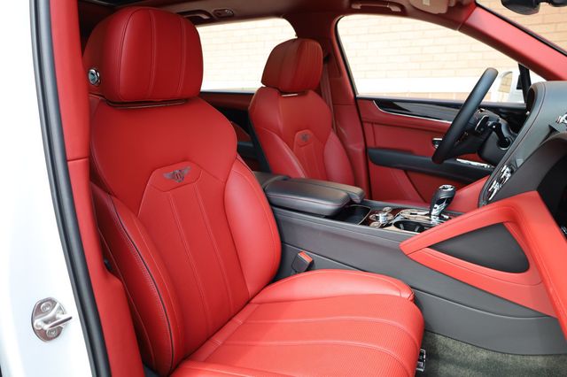 2023 Bentley Bentayga EWB AWD - 22898874 - 31