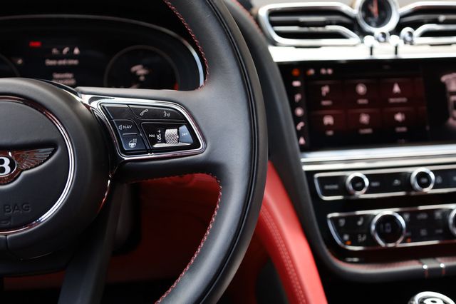 2023 Bentley Bentayga EWB AWD - 22898874 - 36