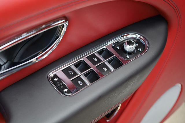 2023 Bentley Bentayga EWB AWD - 22898874 - 40