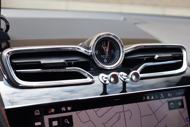 2023 Bentley Bentayga EWB AWD - 22898874 - 42