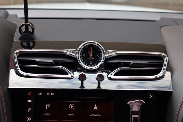 2023 Bentley Bentayga EWB AWD - 22898874 - 43