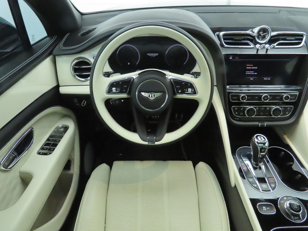 2023 Bentley Bentayga EWB Azure V8 photo 7