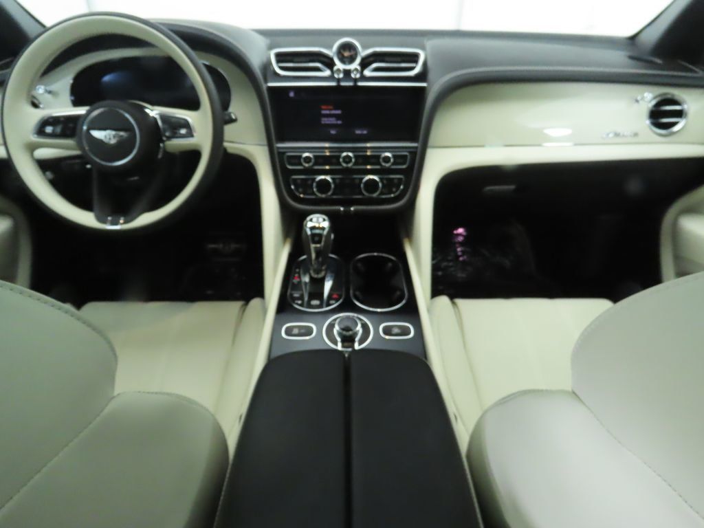 2023 Bentley Bentayga EWB Azure V8 photo 10