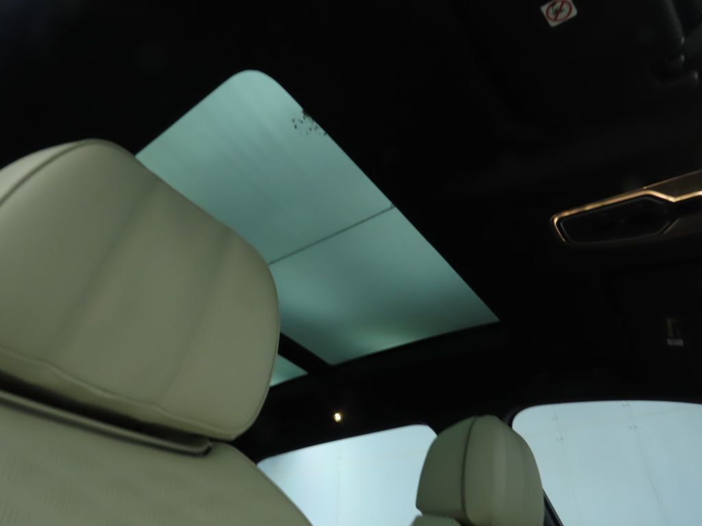 2023 Bentley Bentayga EWB Azure V8 photo 15