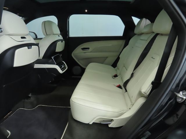 2023 Bentley Bentayga EWB Azure - 22900823 - 21