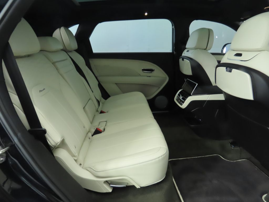 2023 Bentley Bentayga EWB Azure V8 photo 19