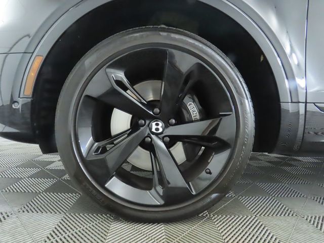 2023 Bentley Bentayga EWB Azure - 22900823 - 30