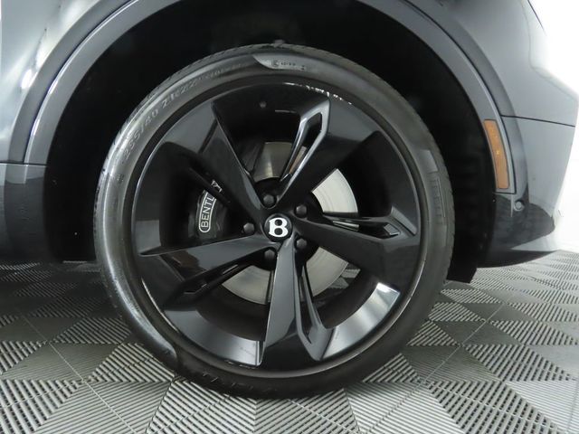 2023 Bentley Bentayga EWB Azure - 22900823 - 33