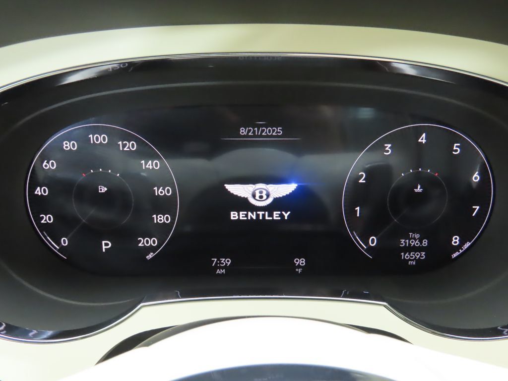 2023 Bentley Bentayga EWB Azure V8 photo 31