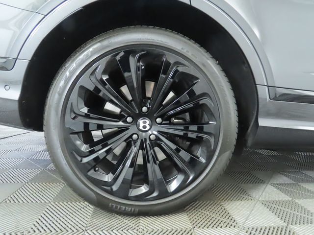 2023 Bentley Bentayga EWB Azure - 22967334 - 32
