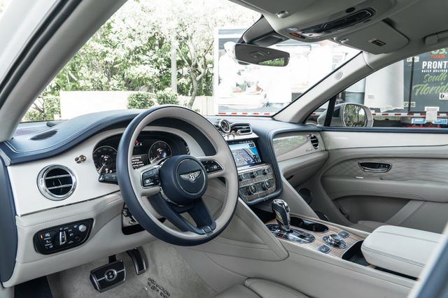2023 Bentley Bentayga EWB Azure AWD - 23048854 - 15