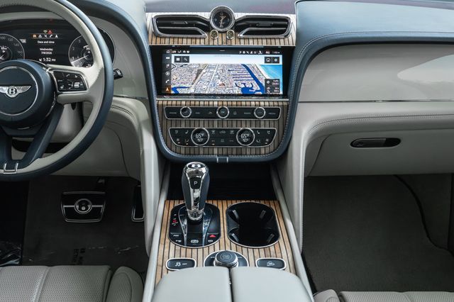2023 Bentley Bentayga EWB Azure AWD - 23048854 - 18