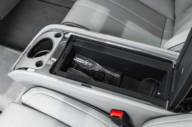 2023 Bentley Bentayga EWB Azure AWD - 23048854 - 25