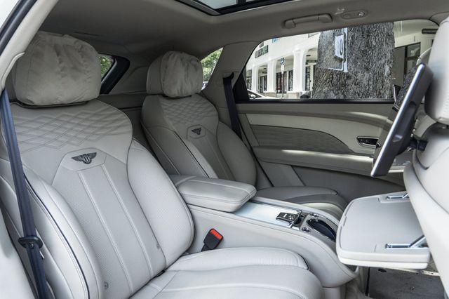 2023 Bentley Bentayga EWB Azure AWD - 23048854 - 26