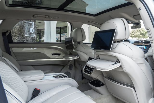 2023 Bentley Bentayga EWB Azure AWD - 23048854 - 28