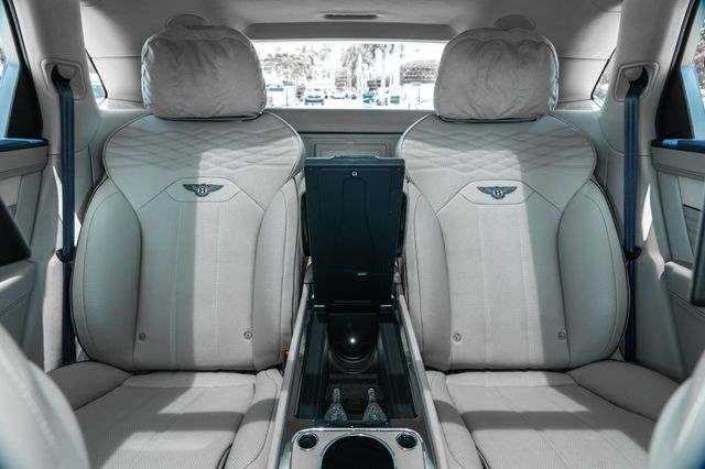 2023 Bentley Bentayga EWB Azure AWD - 23048854 - 36