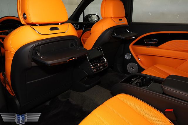 2023 Bentley Bentayga EWB Azure AWD - 22797134 - 18