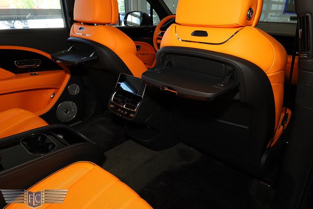 2023 Bentley Bentayga EWB Azure AWD - 22797134 - 19