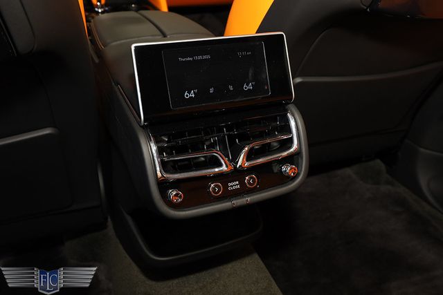 2023 Bentley Bentayga EWB Azure AWD - 22797134 - 20